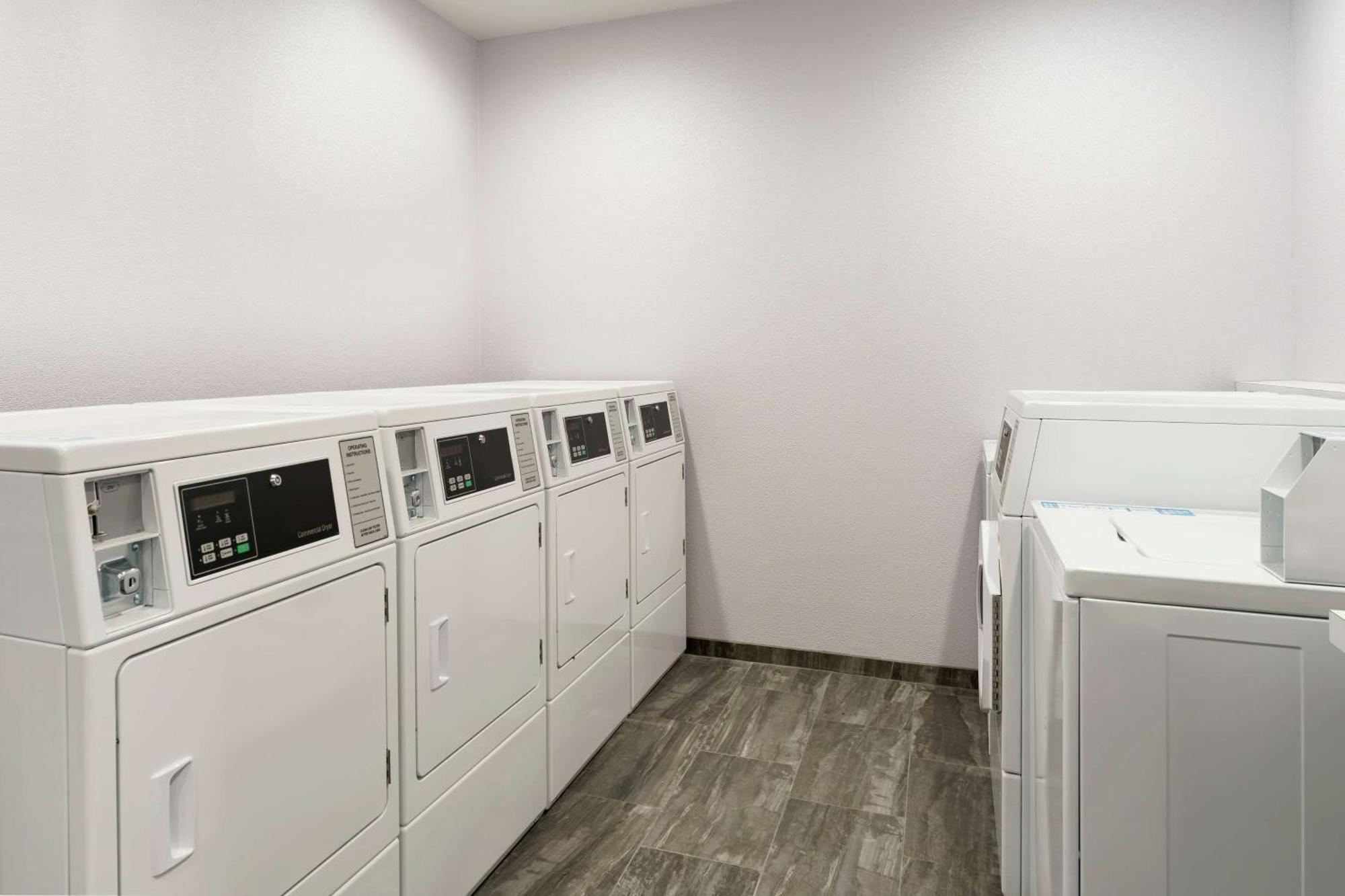 Home2 Suites By Hilton Norfolk Airport エクステリア 写真